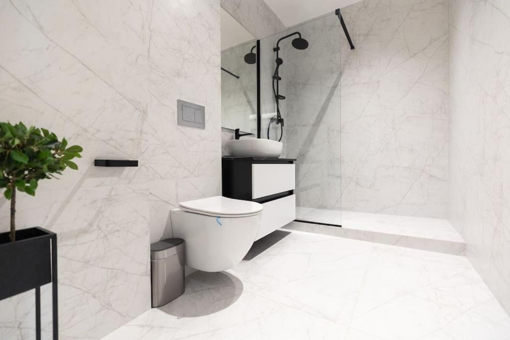 Nest Inn Azure Apartment Cluj-Napoca Luaran gambar